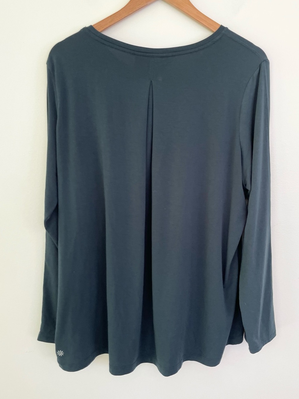 Athleta Long Sleeve Top Cypress Green With Ease Tee L Large Workout Wicking Dry - Picture 8 of 12